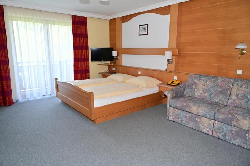 Ferienhotel Hofer Superior Штрас-им-Аттергау Экстерьер фото