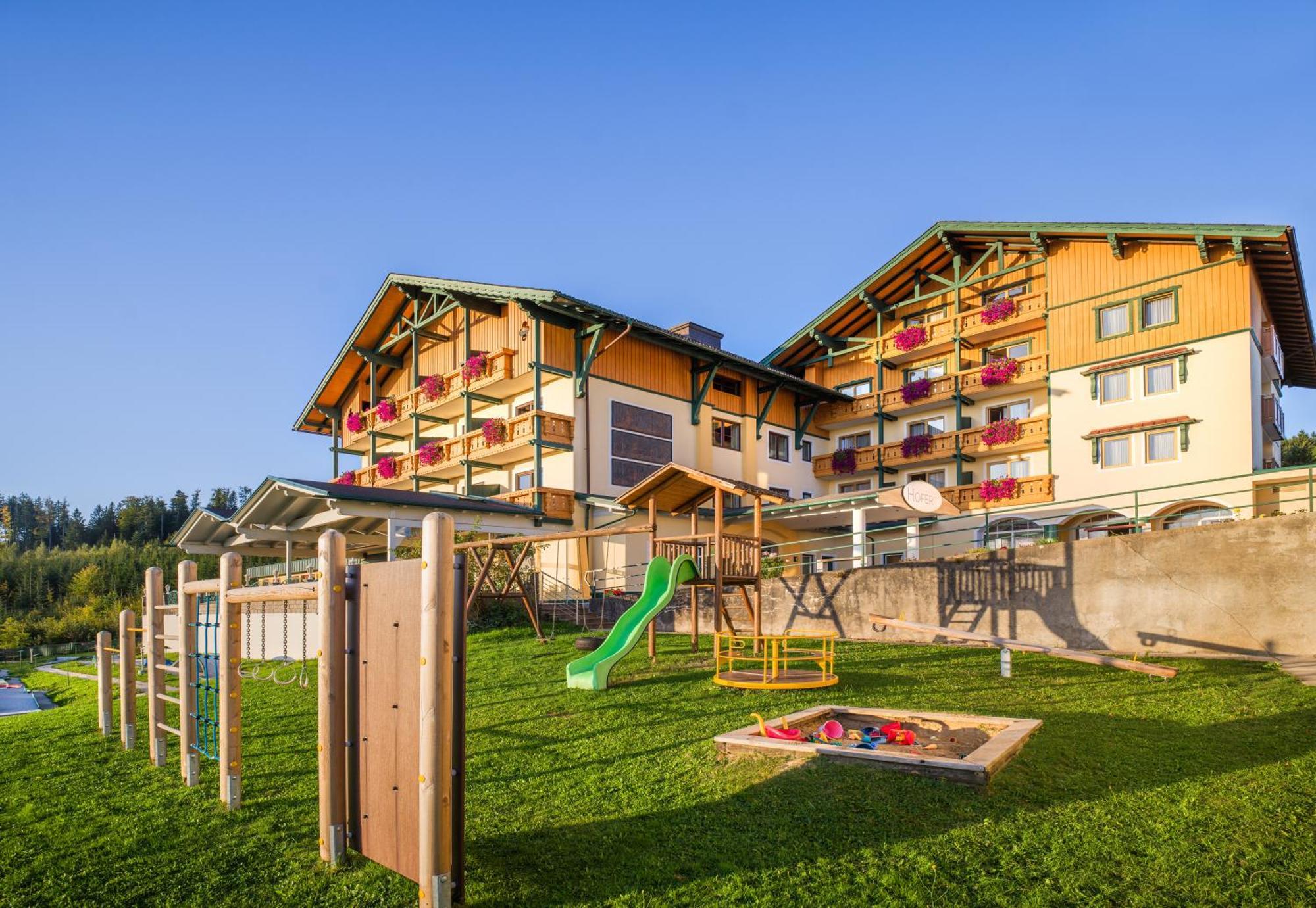 Ferienhotel Hofer Superior Штрас-им-Аттергау Экстерьер фото