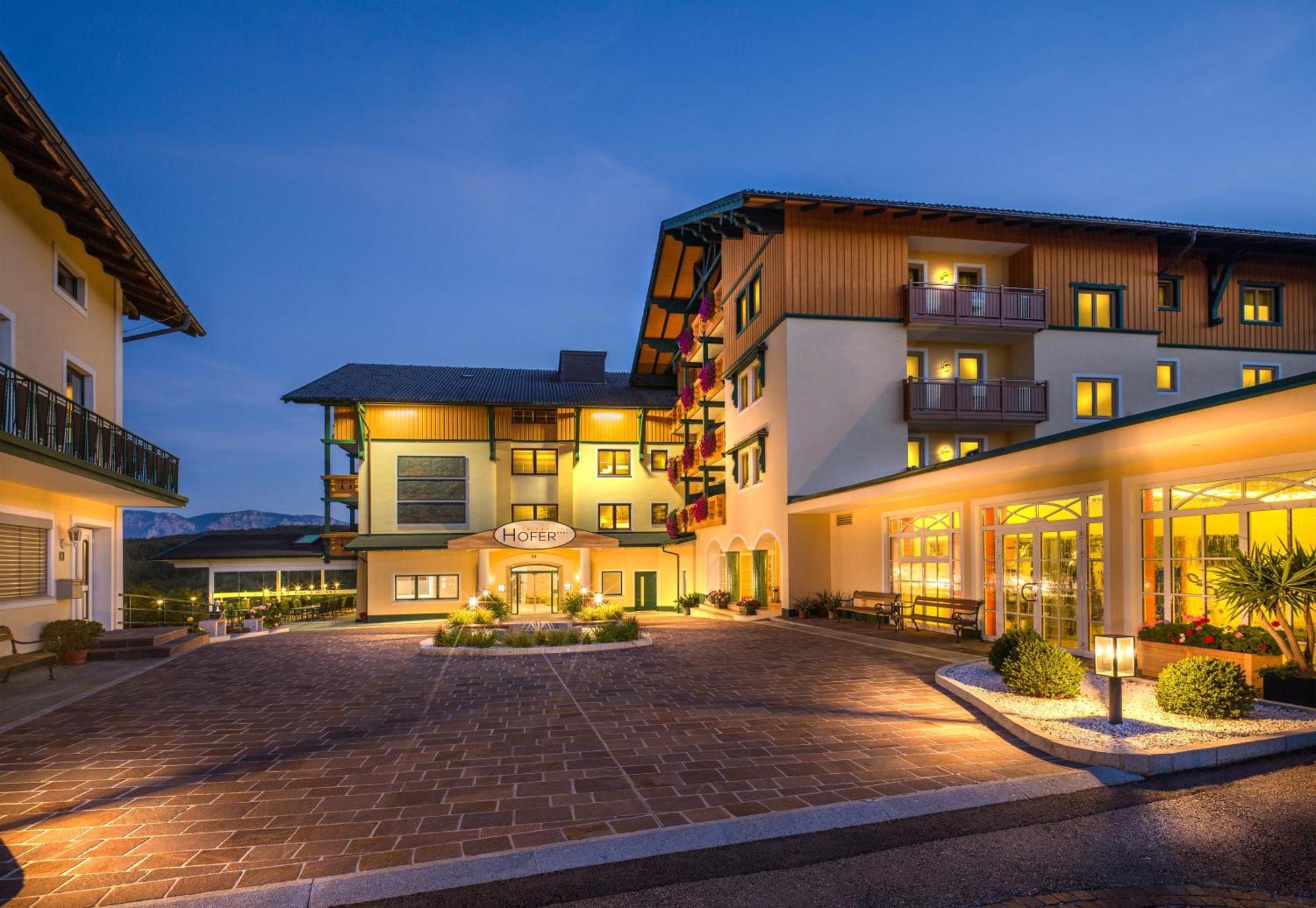 Ferienhotel Hofer Superior Штрас-им-Аттергау Экстерьер фото