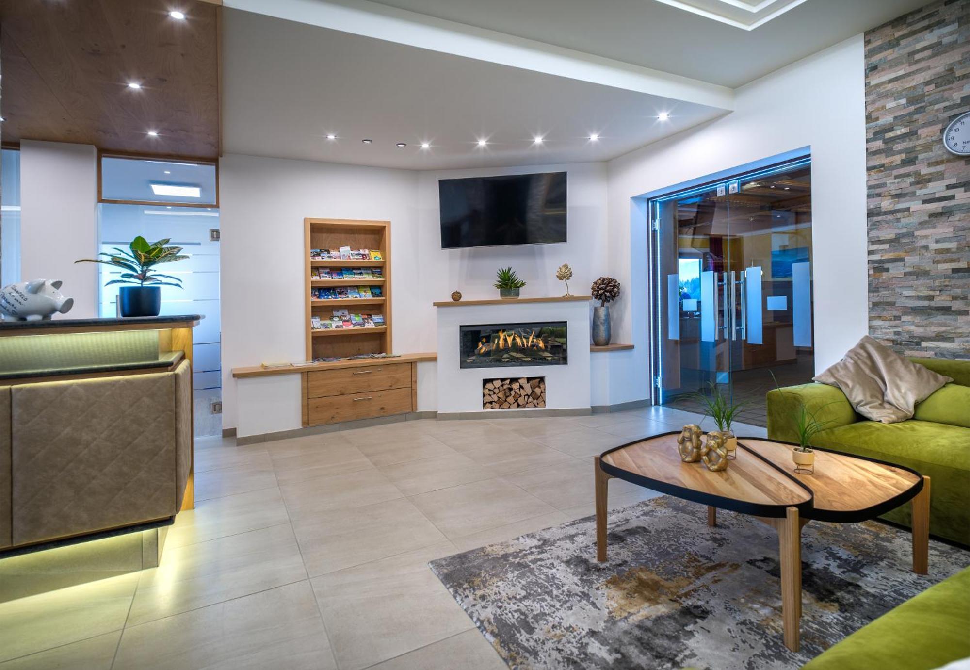 Ferienhotel Hofer Superior Штрас-им-Аттергау Экстерьер фото