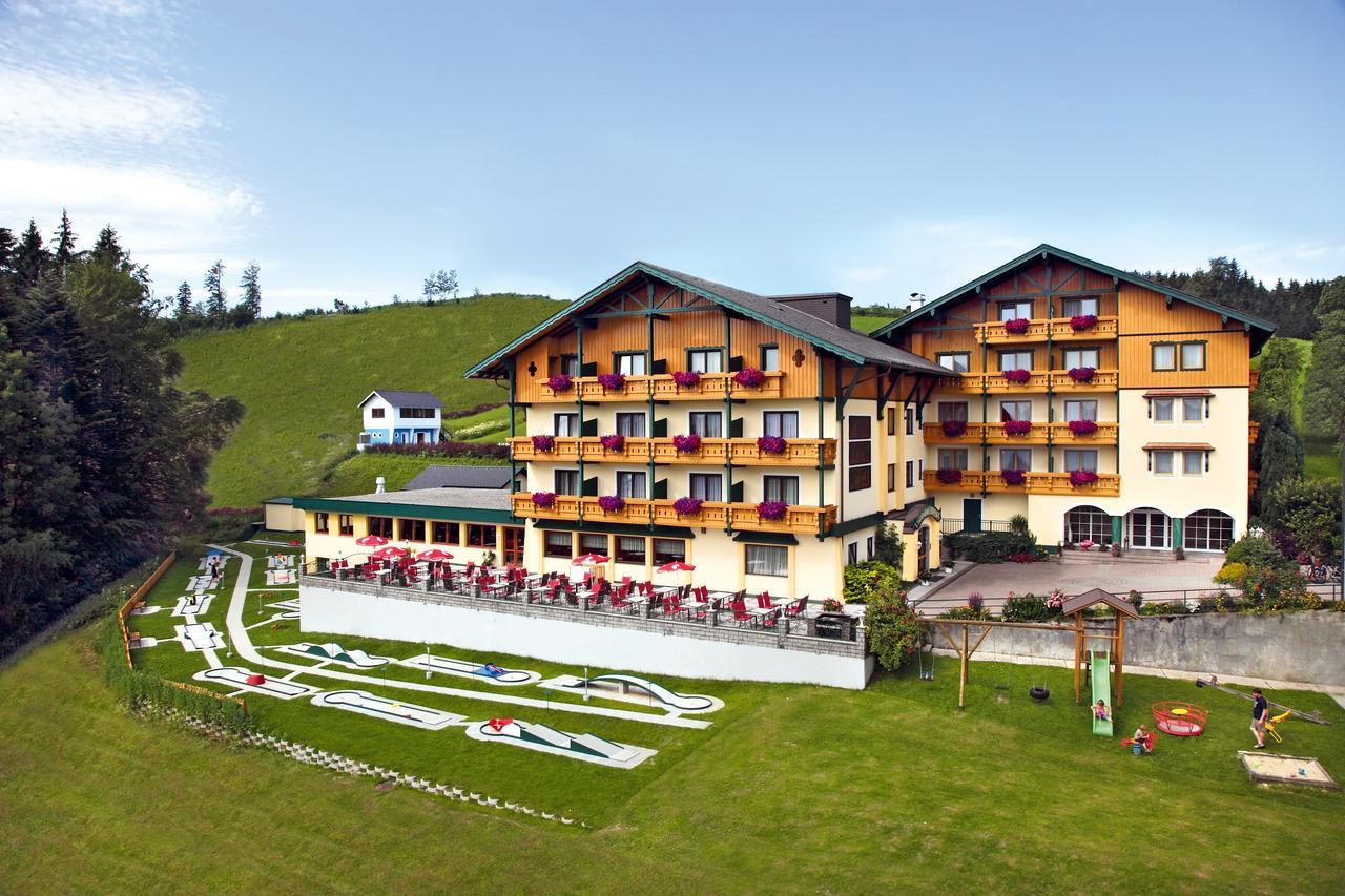 Ferienhotel Hofer Superior Штрас-им-Аттергау Экстерьер фото